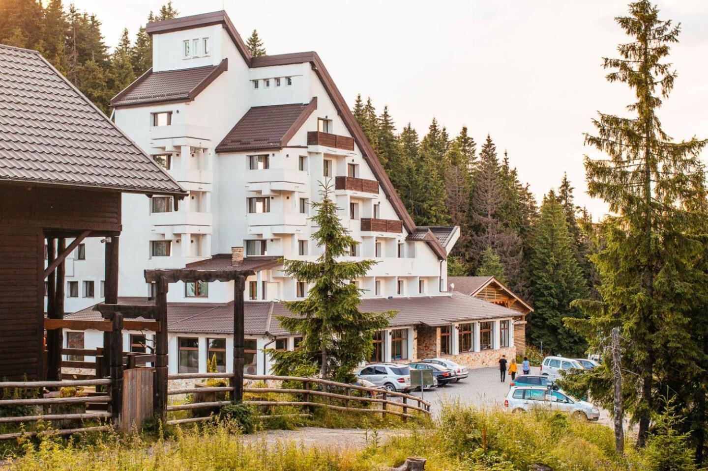 Hotel Alpin Rarau Câmpulung Moldovenesc Dış mekan fotoğraf